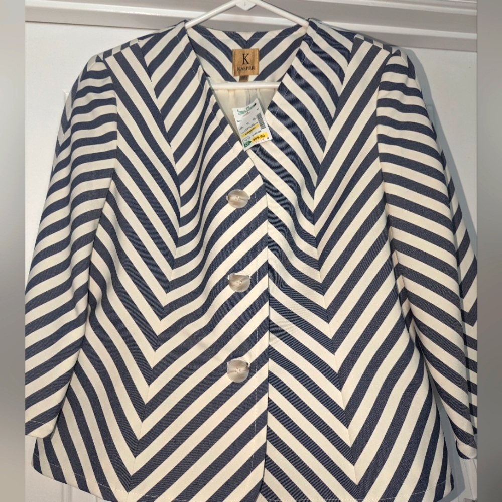 Kasper 3 Button Jacket. Blue/White. New w/tags.